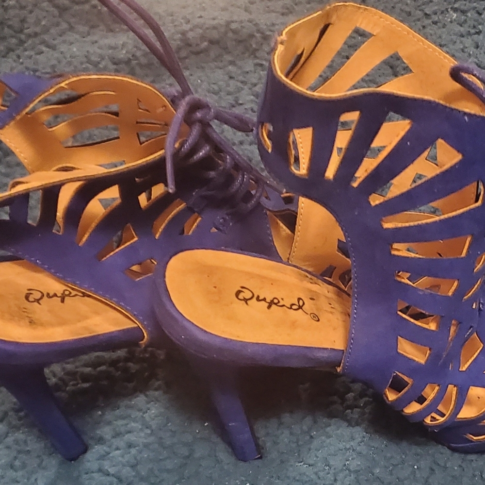 Qupid Blue Suede Strap Sling Open Toe 4" Sandal Heels
